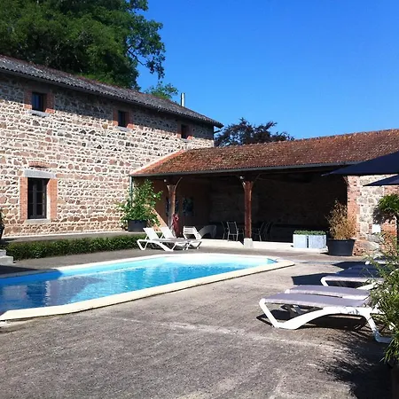 Chateau Les Bardons Hébergement de vacances La Pacaudière